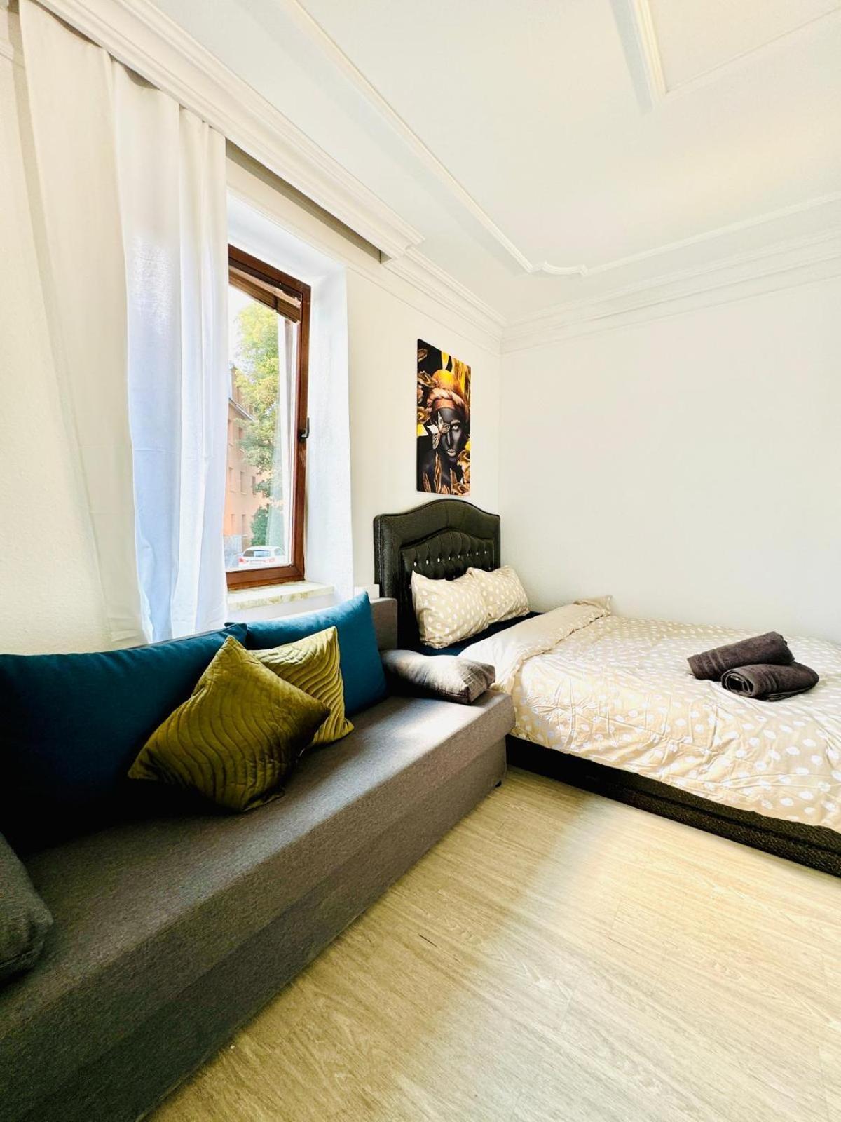 Very Spacious Apartment For Up To 7P With Great Location فيينا المظهر الخارجي الصورة