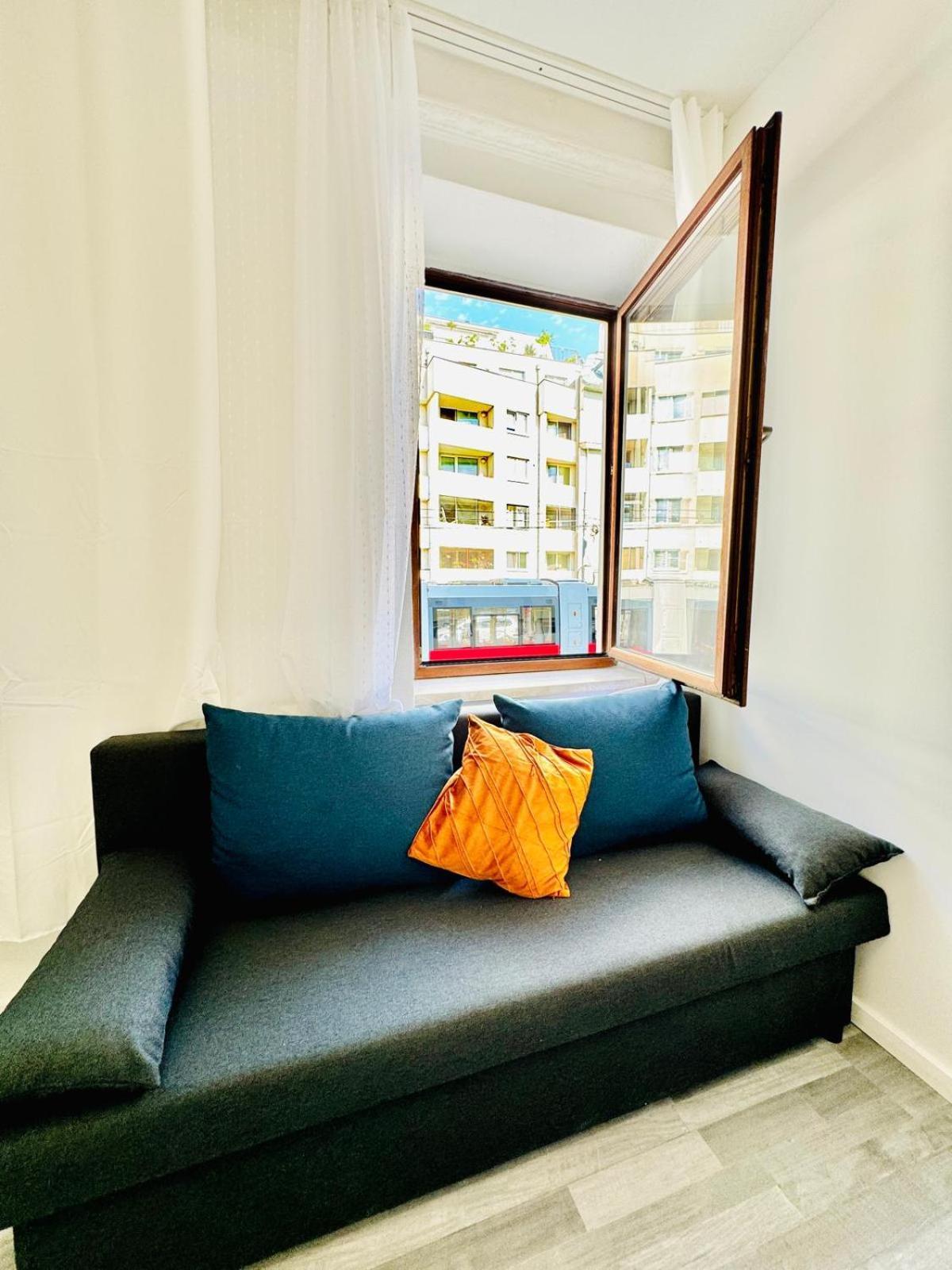 Very Spacious Apartment For Up To 7P With Great Location فيينا المظهر الخارجي الصورة