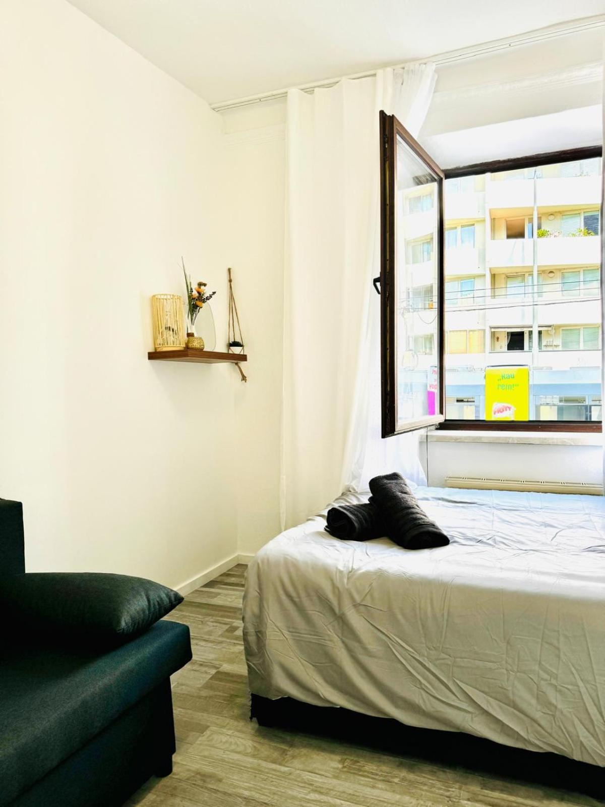 Very Spacious Apartment For Up To 7P With Great Location فيينا المظهر الخارجي الصورة