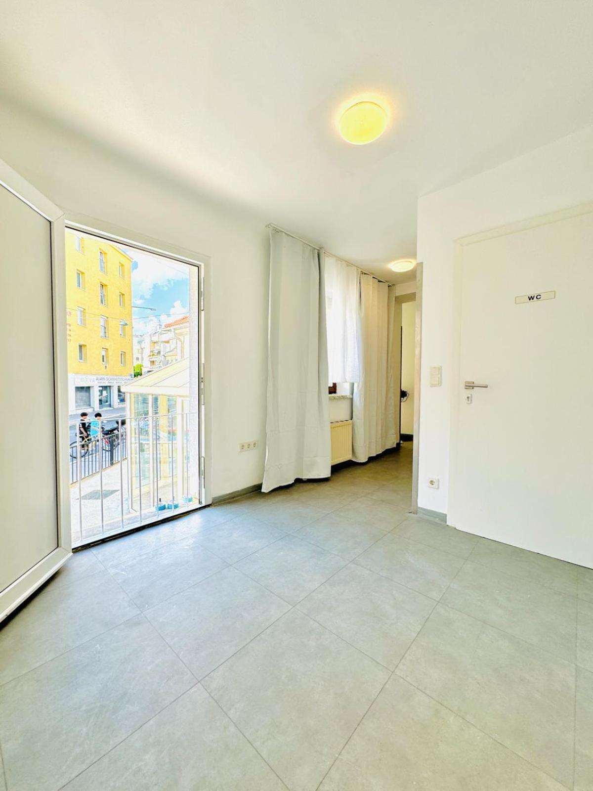 Very Spacious Apartment For Up To 7P With Great Location فيينا المظهر الخارجي الصورة
